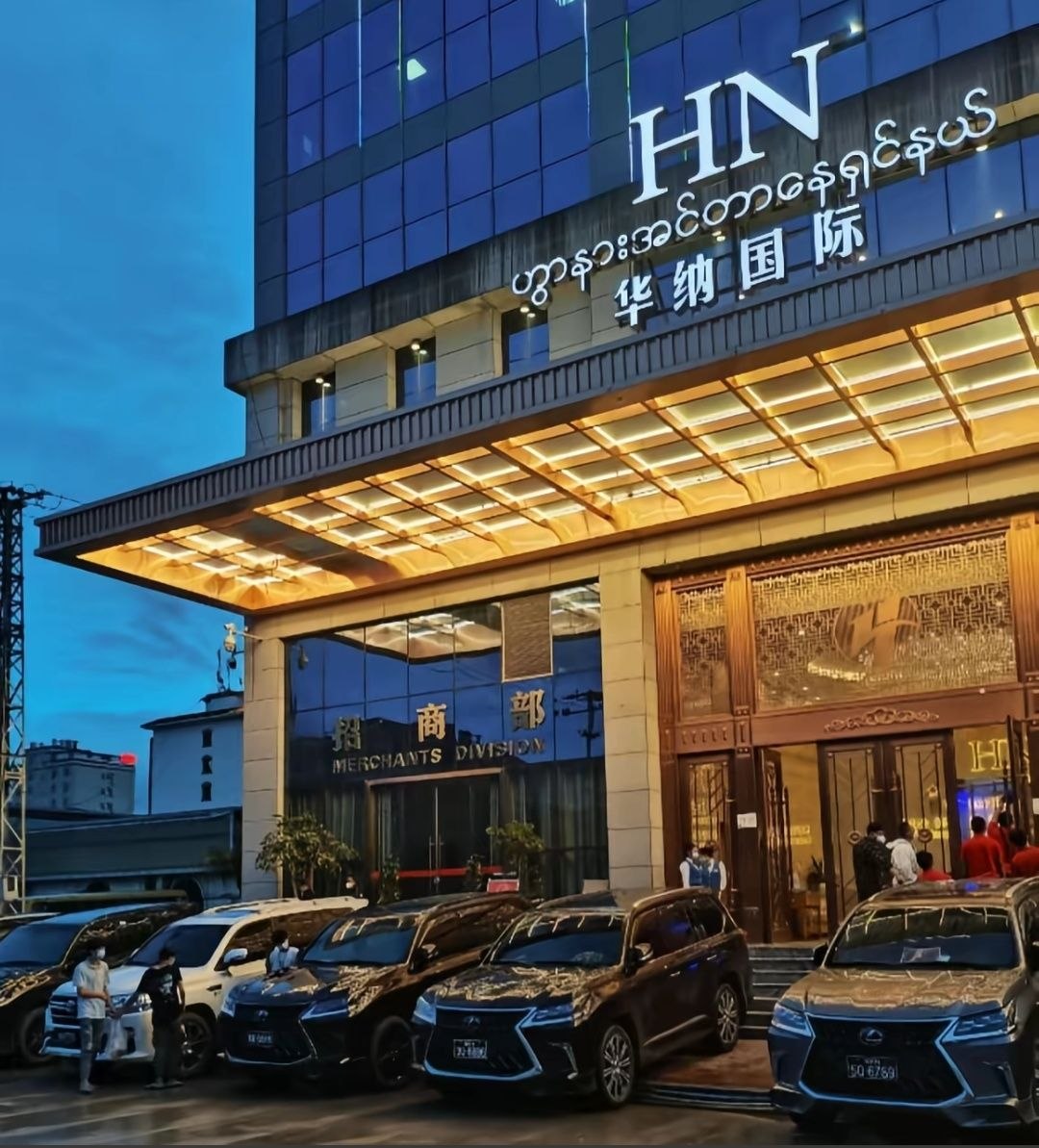 华纳东方明珠品牌形象展示墙